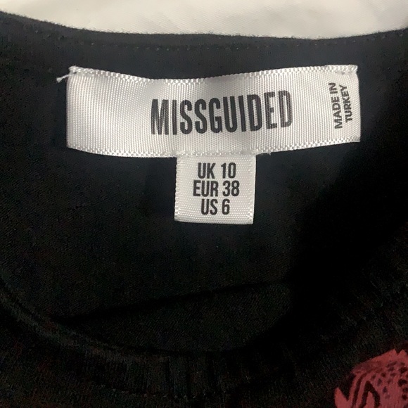 MISSGUIDED dragon print crop top - Picture 3 of 3